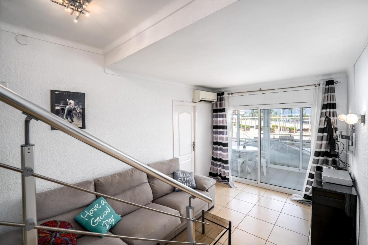 Apartamento Welcs Emp 018 Con Terraza Frente Al Mar Empuriabrava Exterior foto